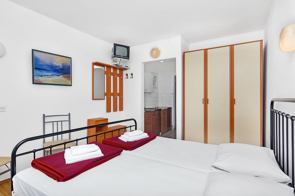 Apartment Cico Gdinj
